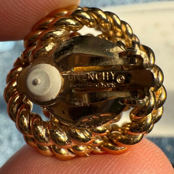 Vintage Givenchy Paris New York Gold-Tone Rope Knot Clip-On Earrings - Picture 7 of 8